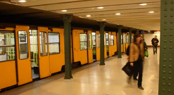 Metro de Budapest Llinea del Milenio